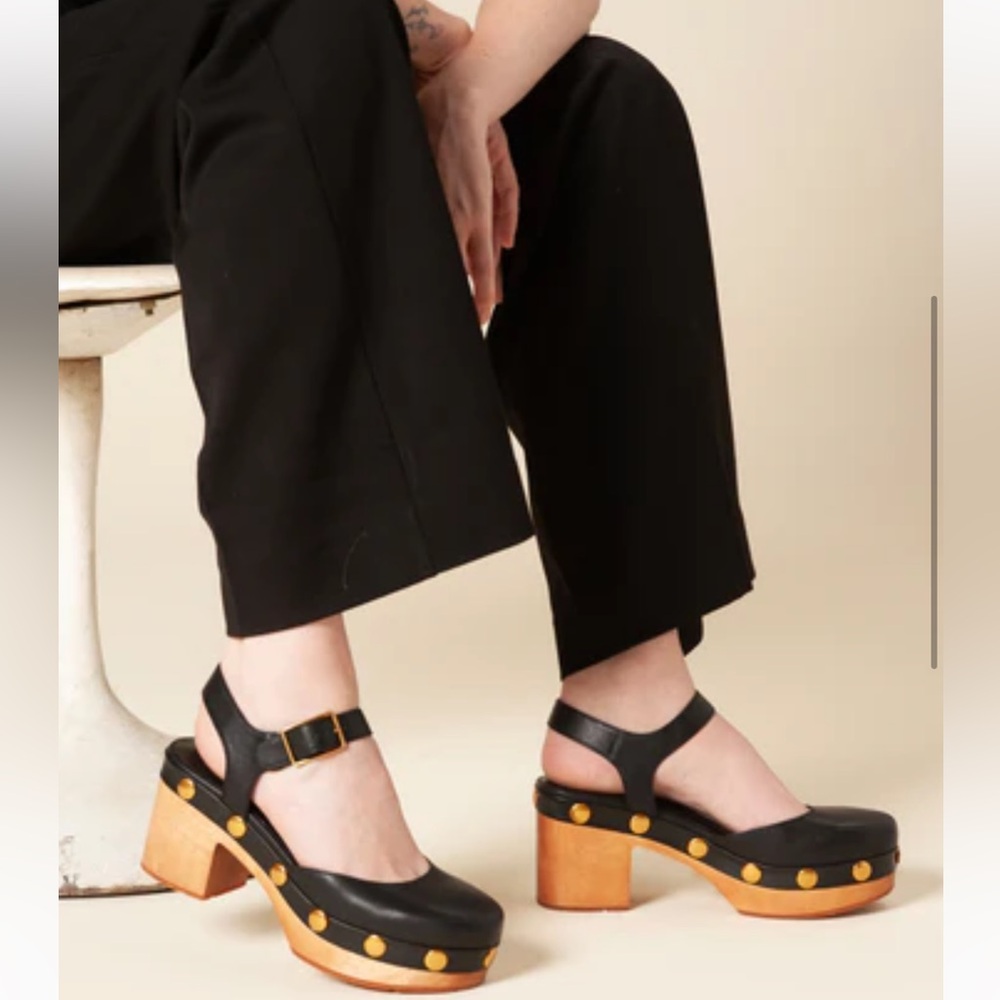 Charlotte Stone black Maude clogs size 5